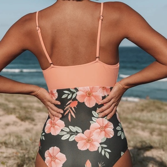 Beachsissi Twist Front Flower Print One Piece - Picture 3 of 3